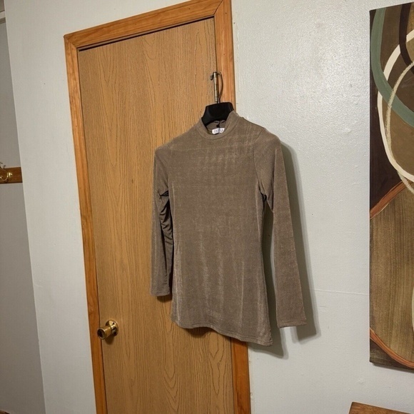 Zahraa The Label NWT "Camile" Medium  Brown Mock Neck Long Sleeve Body Shirt - Picture 1 of 5